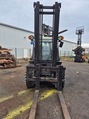 Chariot élévateur diesel Ausa C300H 4*2