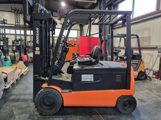 Chariot élévateur électrique Doosan B30X-5