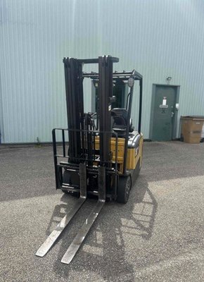 Chariot élévateur électrique Caterpillar EP16CPNT