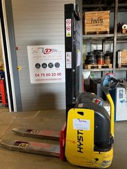 Gerbeur accompagnant Hyster S1.0E